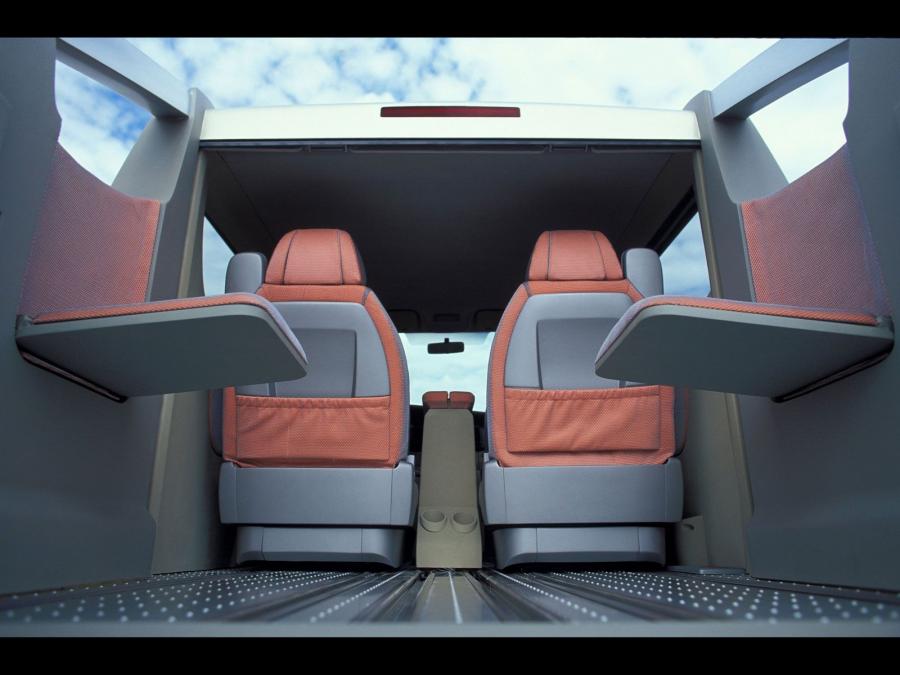  Renault Trafic Deck Up Concept 2004 года  (фото 4 из 56)